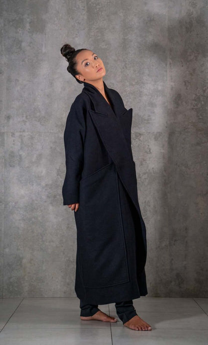 MAXI COAT – OVERSIZE NECKLINE – WIDE POCKETS II FULL WOOL